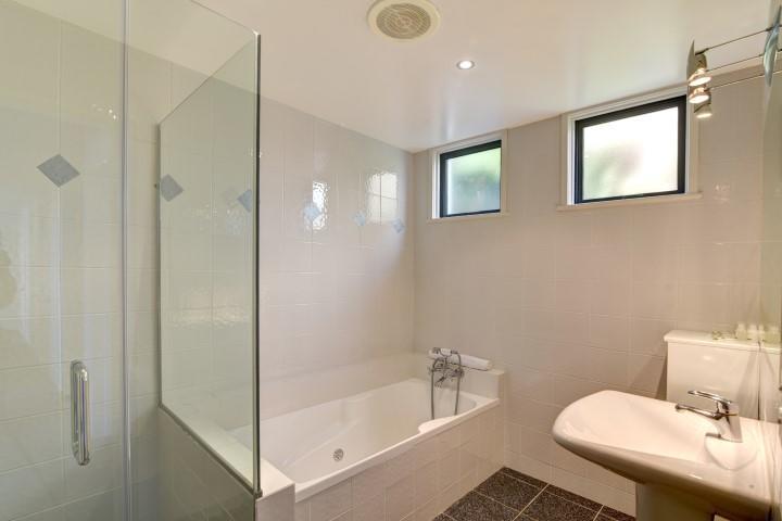 The Queenstown Bothy Luaran gambar